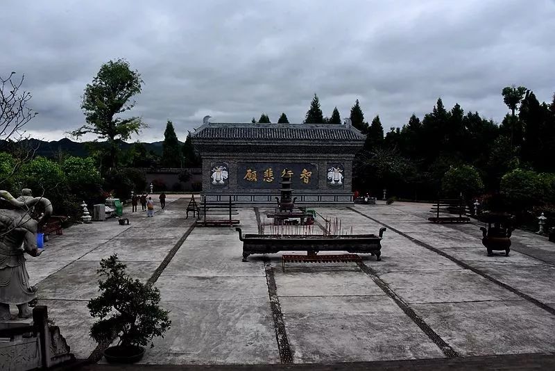 穿越千年的古韵:走进四川西充寺庙