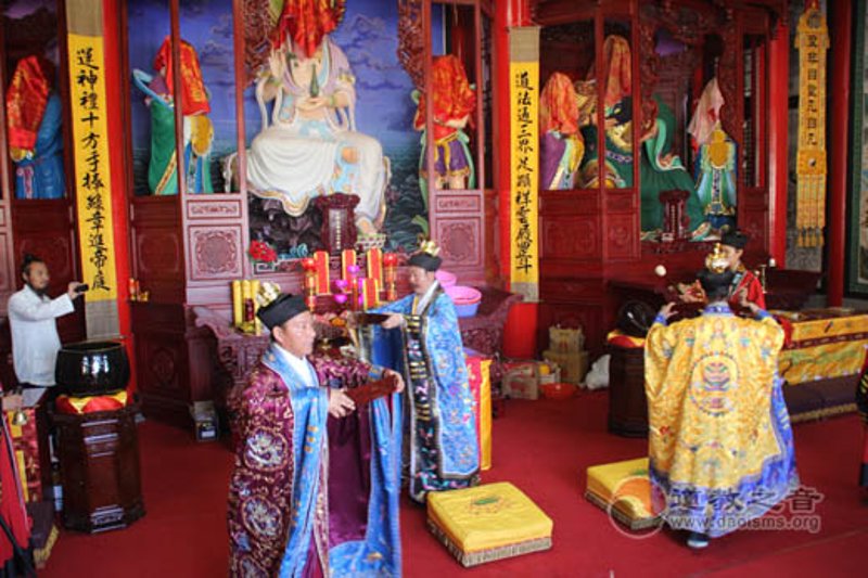 四川西充寺庙:千年古刹的文化印记